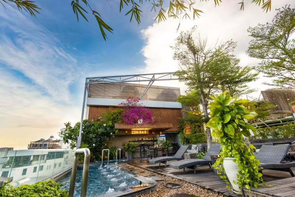 Cochin Zen Hotel
